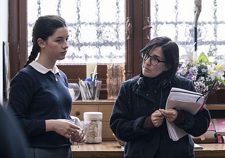 Alauda Ruiz de Azúa dirige a la debutante Blanca Soroa en 'Los domingos'.