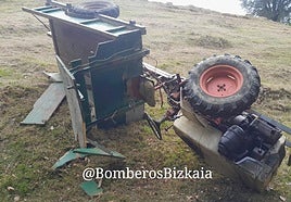 Imagen del tractor que conducía el baserritarra.
