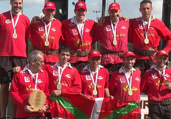 Gizonen taldea, urrea lortu ondoren.