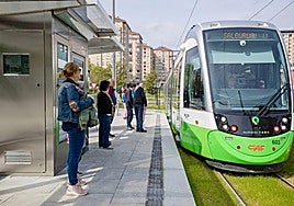 Los urbanos, el BEI y el tranvía son gratis este lunes en Vitoria por el Día sin Coche