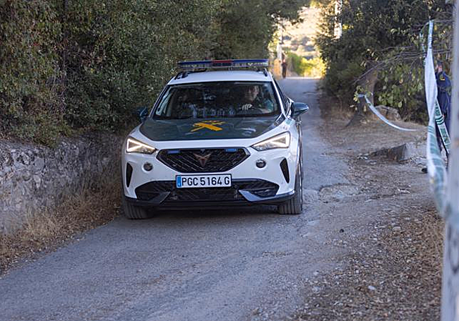Agentes de la Guardia Civil en Prado Negro.