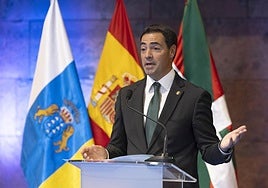 El lehendakari, durante su intervención ante los medios.