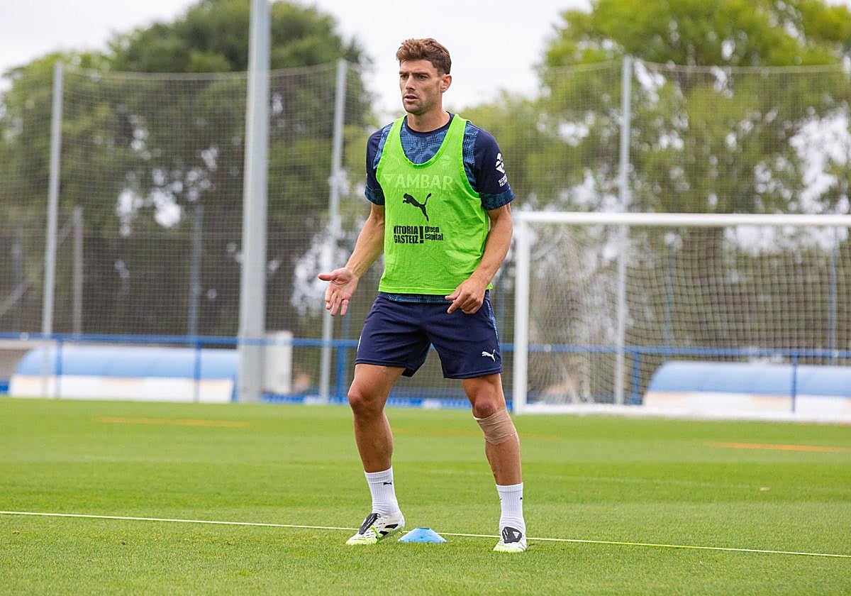 Boyé, en una entrenamiento con el Alavés.