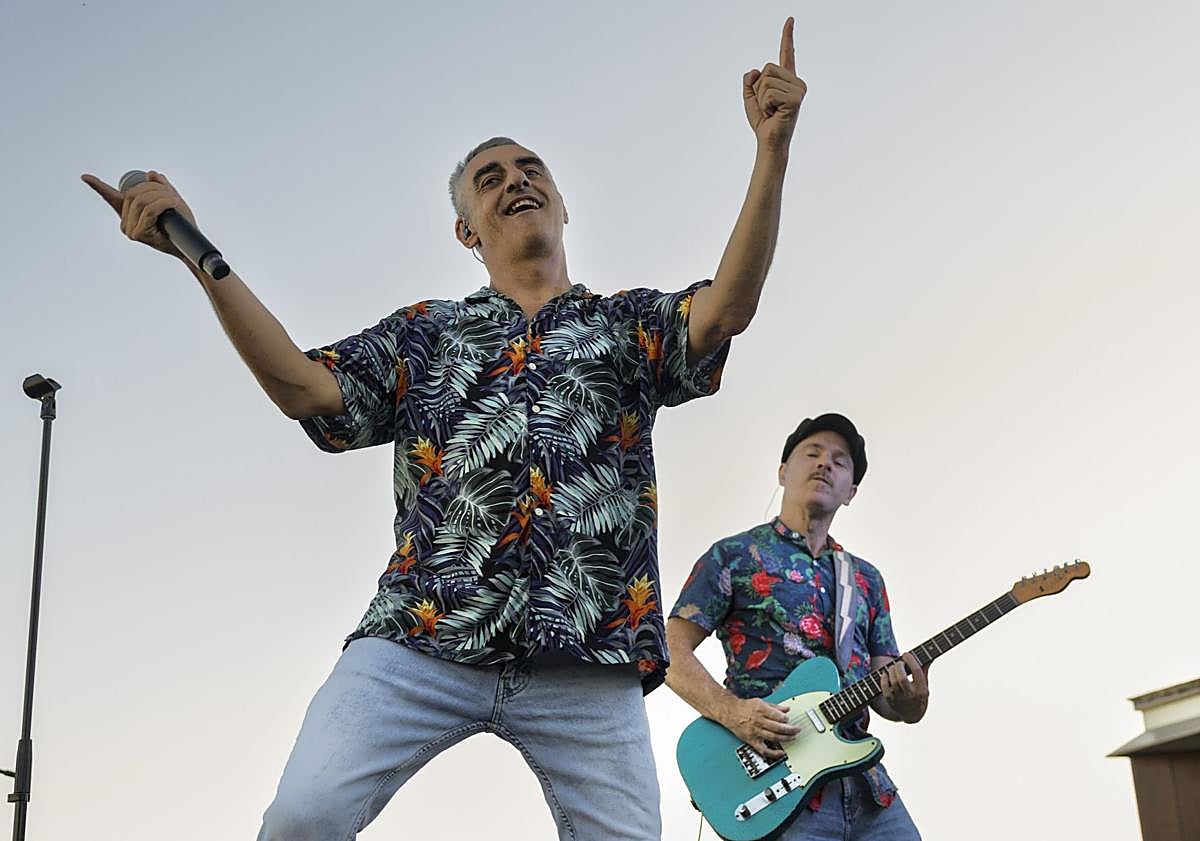 Imagen principal - Gatibu en concierto, público de ETS en el BEC y Maren en Bilbao.