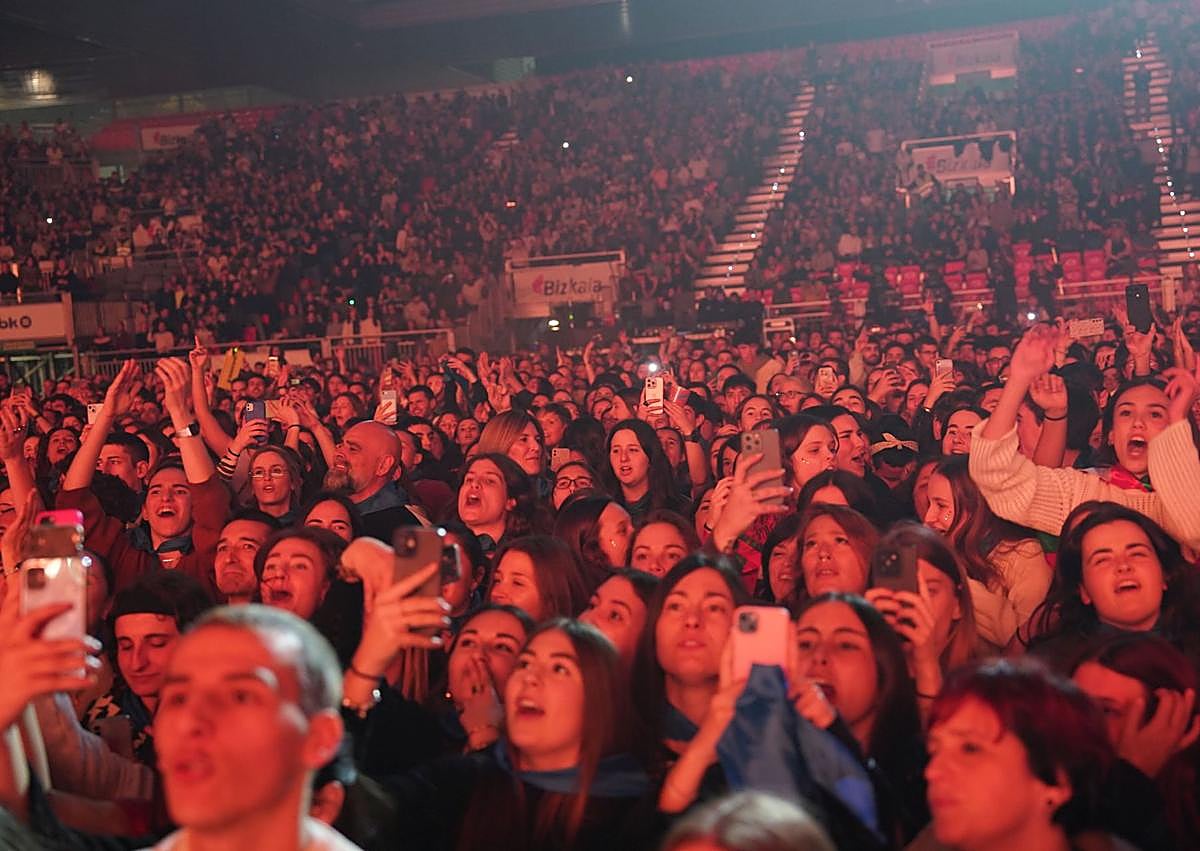 Imagen secundaria 1 - Gatibu en concierto, público de ETS en el BEC y Maren en Bilbao.