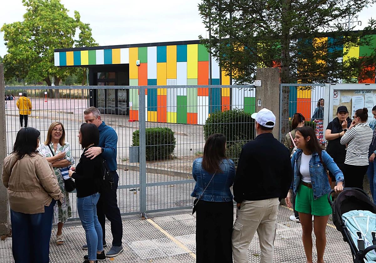 Los ojos que seguían esperando