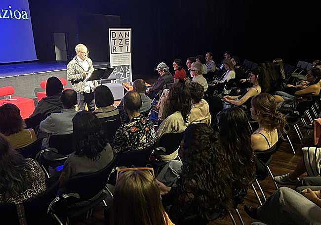 Presentación del inicio de curso de Dantzerti en el Teatro Campos.