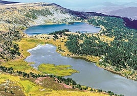 Las lagunas, declaradas Parque Natural, son fruto de un proceso erosivo que empezó hace 70.000 años.
