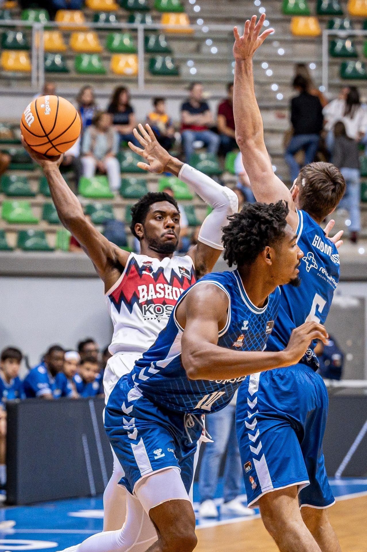 El San Pablo Burgos-Baskonia de pretemporada, en imágenes