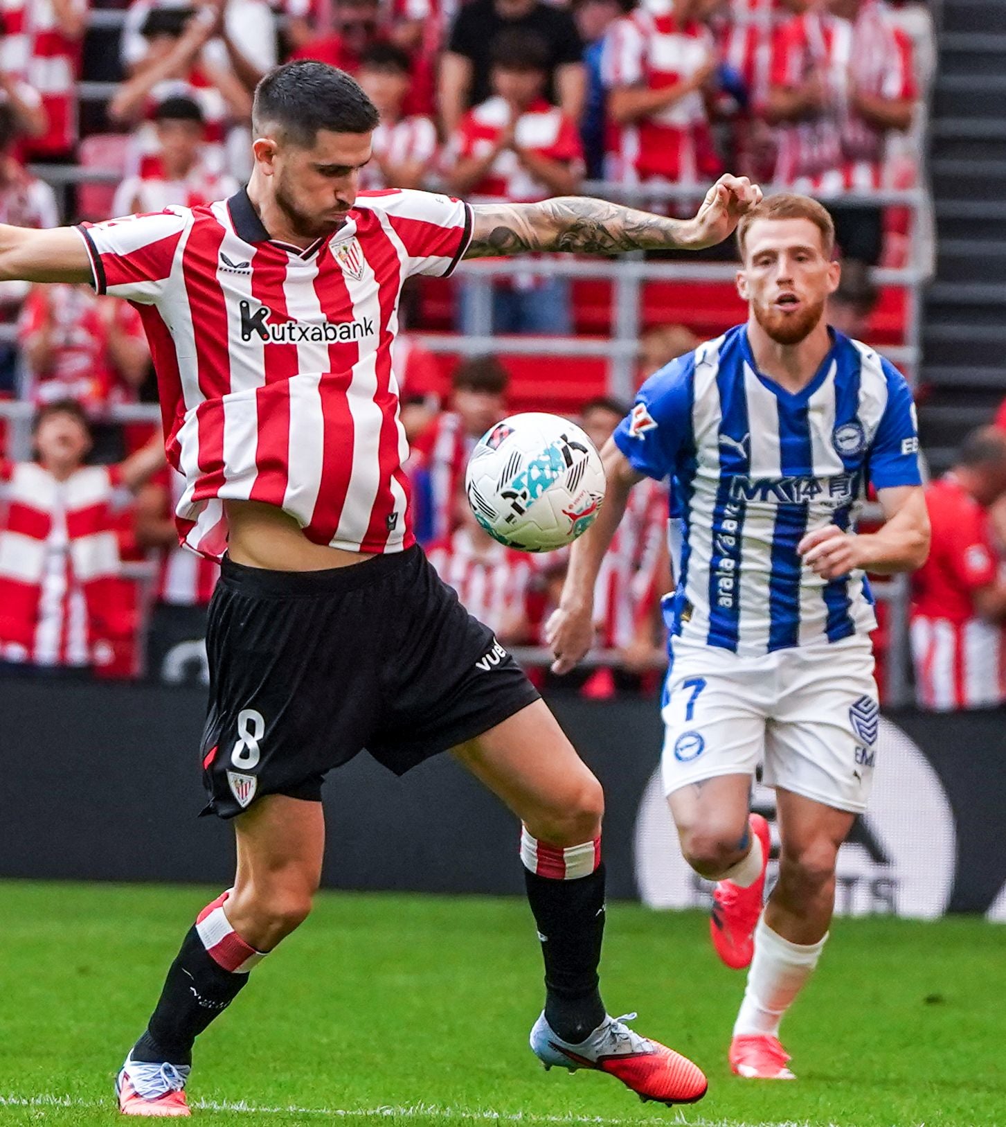 Las mejores imágenes del derbi entre Athletic y Alavés