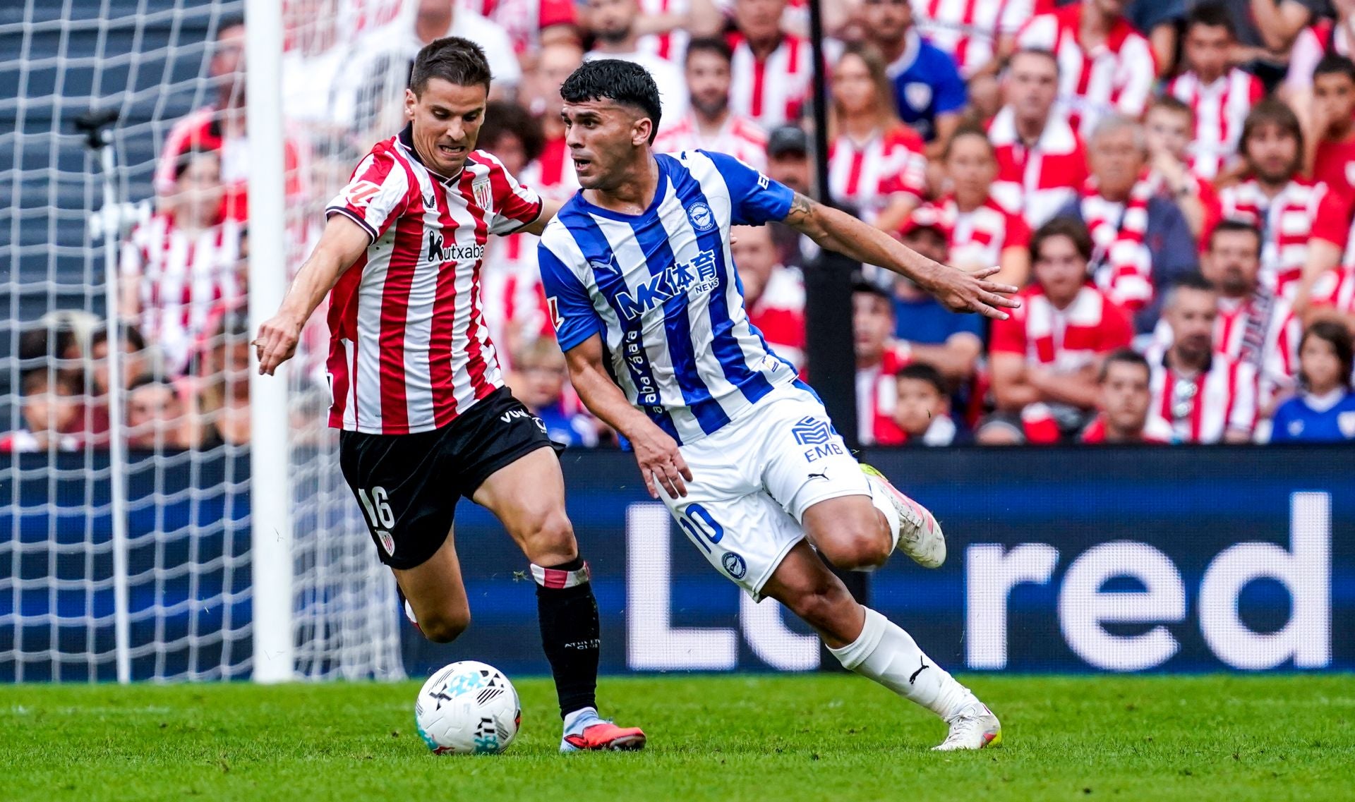 Las mejores imágenes del derbi entre Athletic y Alavés