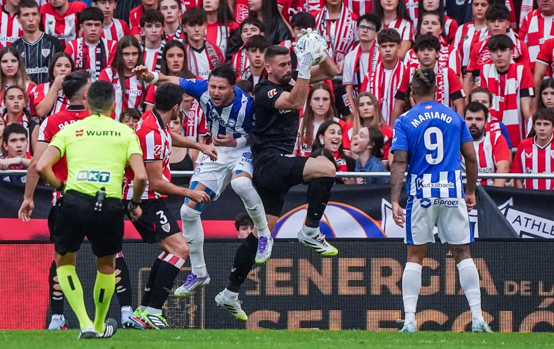 Las mejores imágenes del derbi entre Athletic y Alavés