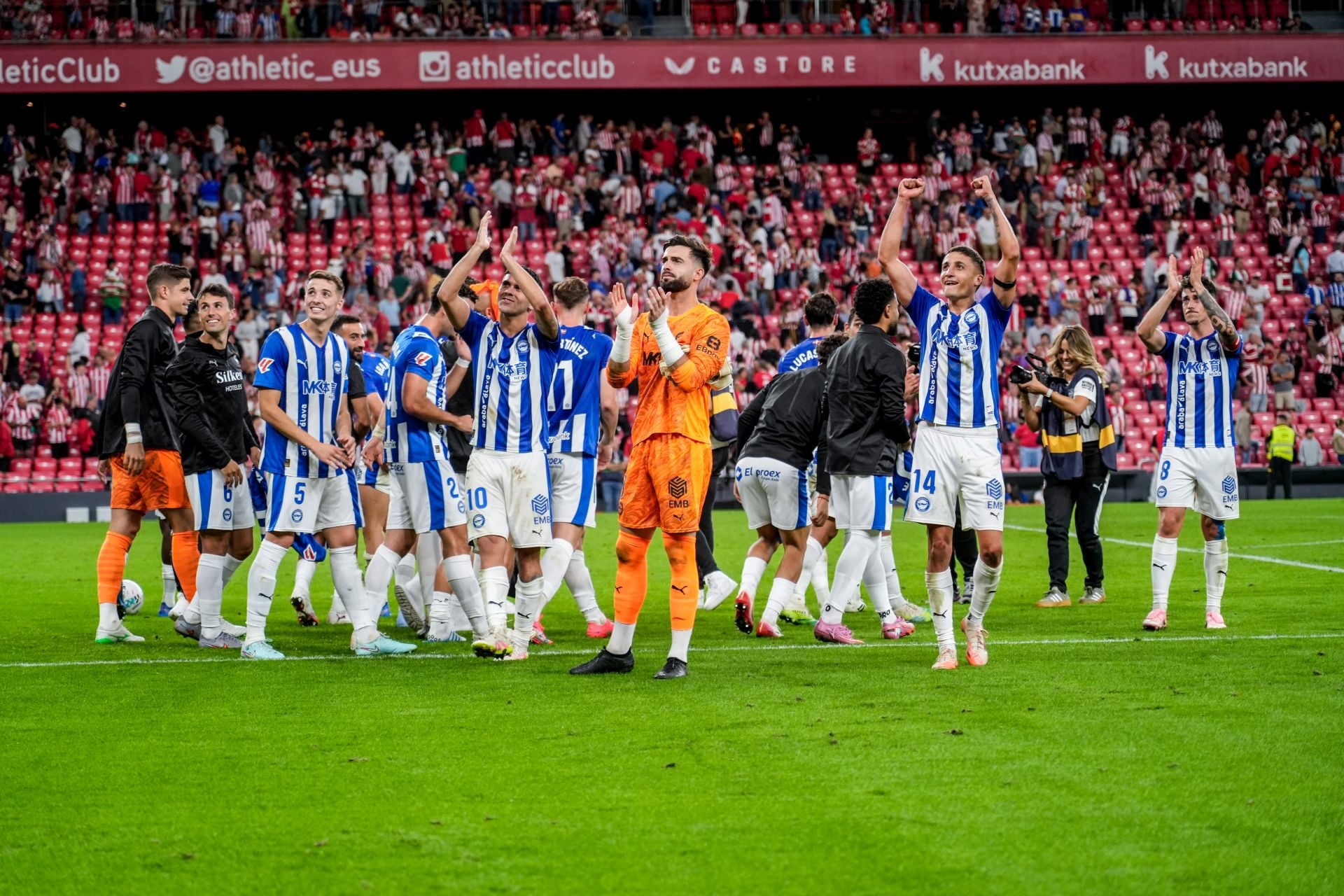 Las mejores imágenes del derbi entre Athletic y Alavés