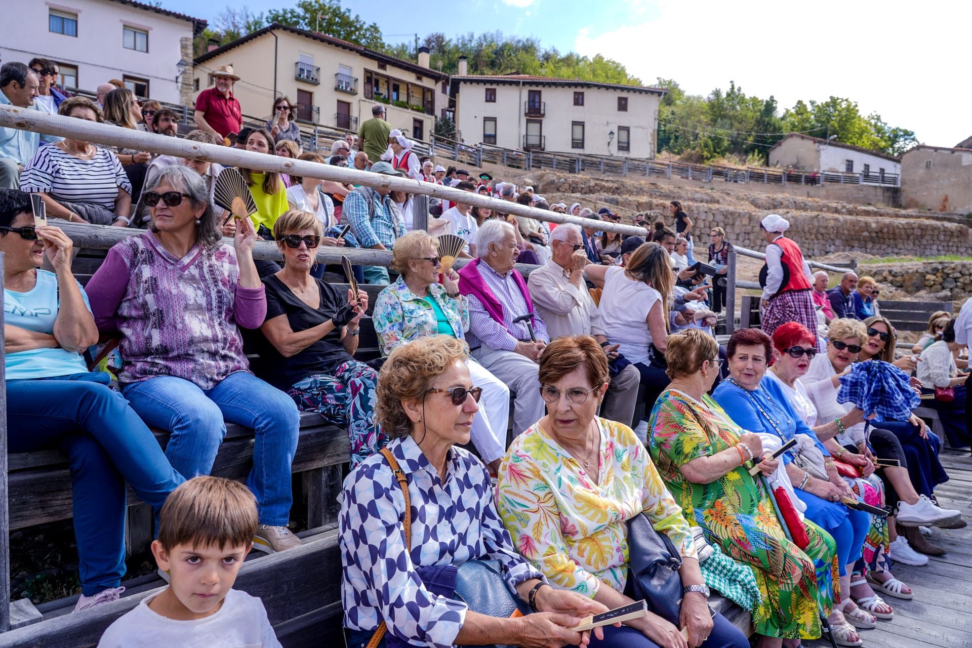 Salinas de Añana festeja el final de su cosecha