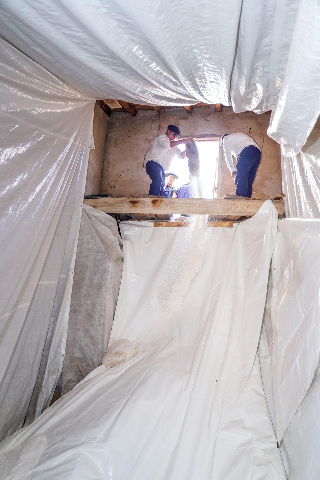 Salinas de Añana festeja el final de su cosecha