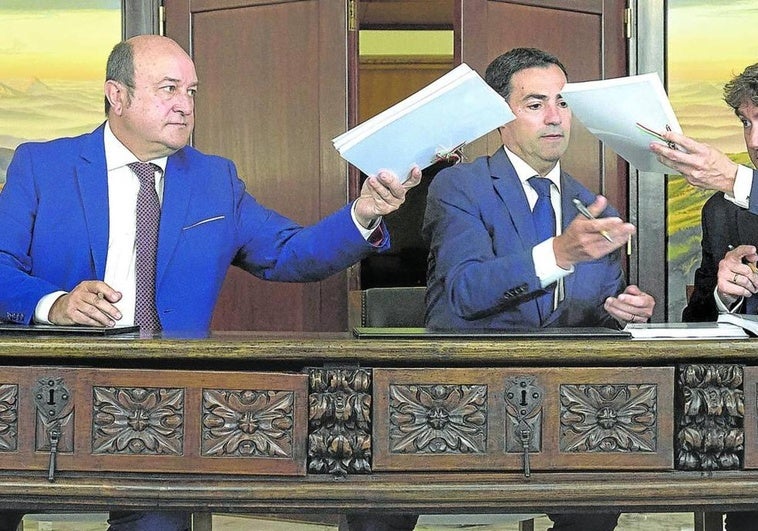 PNV, EH Bildu y PSE «ya han acordado alguna cuestión» sobre la reforma del estatuto