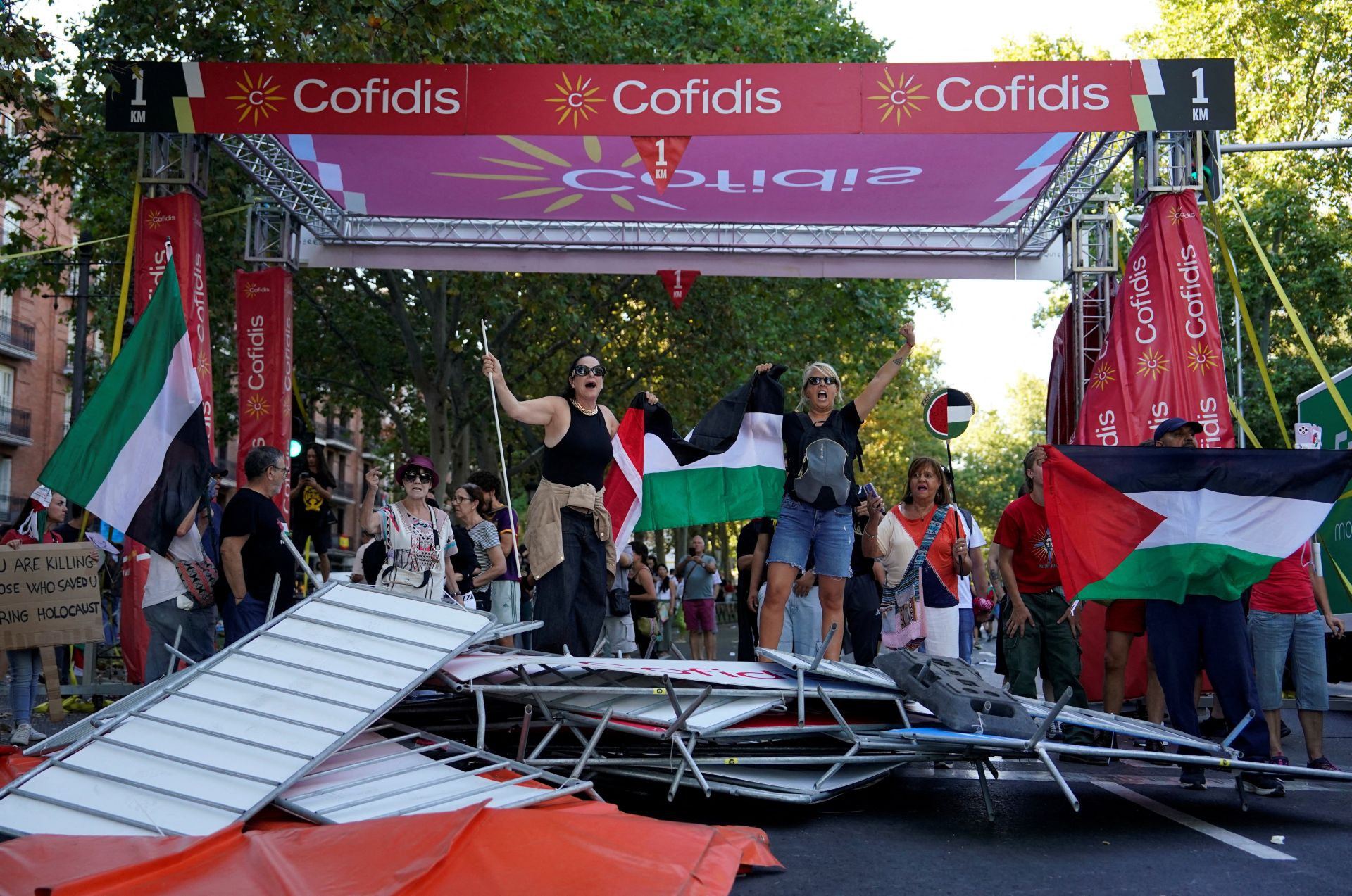 Los disturbios que han obligado a suspender la última etapa de La Vuelta