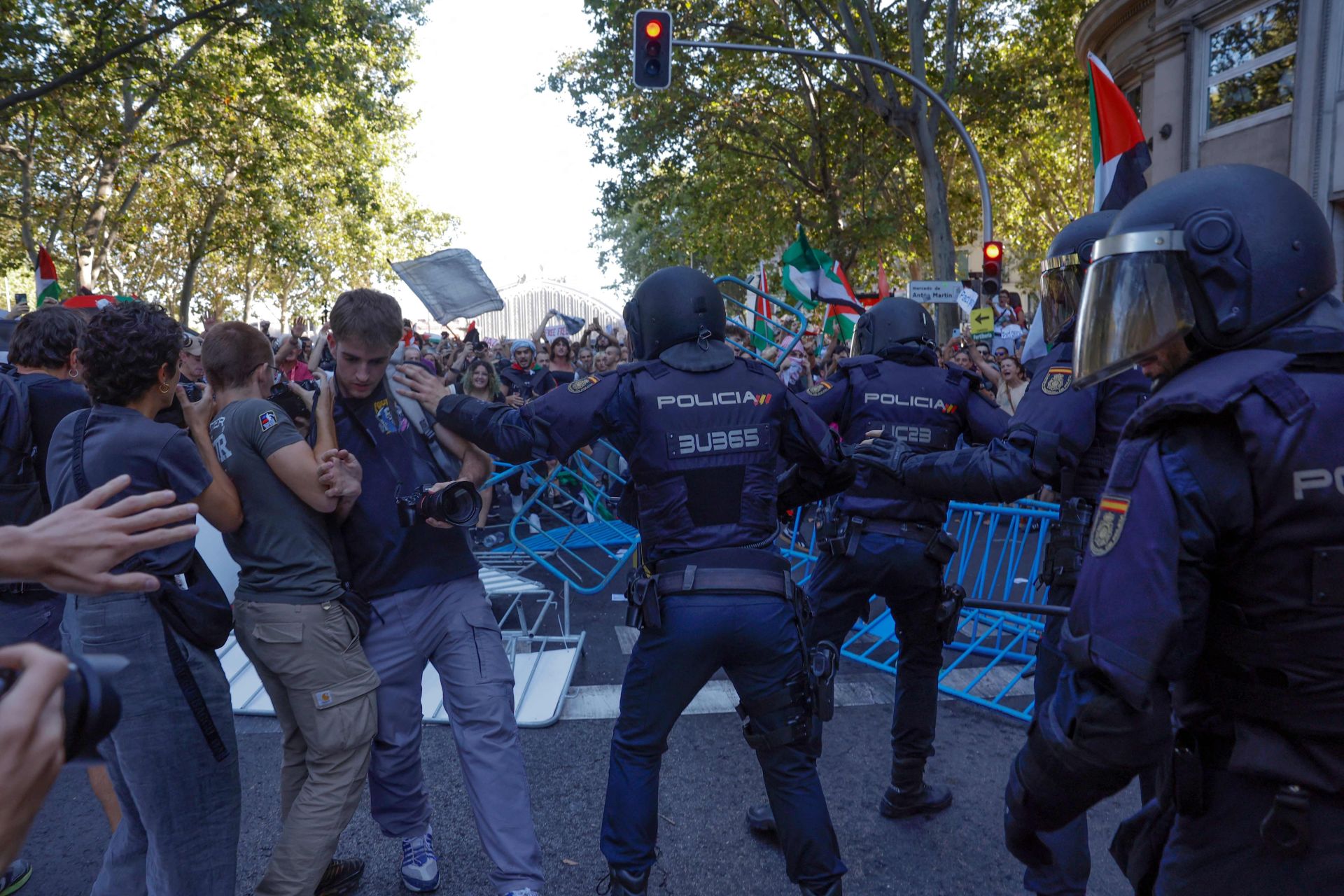 Los disturbios que han obligado a suspender la última etapa de La Vuelta