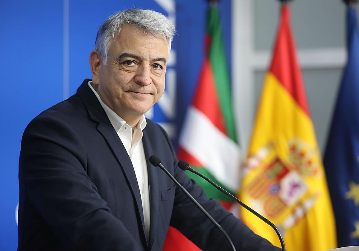 De Andrés acusa al PNV de «deslegitimar» a la Ertzaintza tras las irregularidades en la Academia de Arkaute