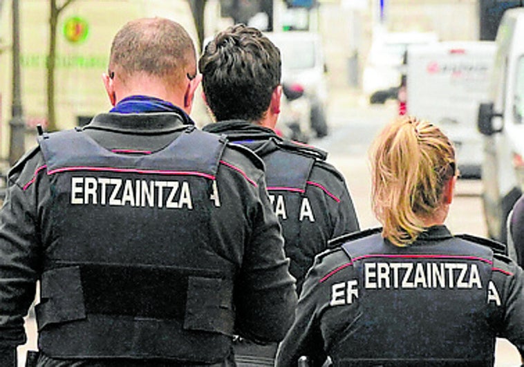 Denuncian a un mando de la Policía de Bilbao por faltar al respeto a ertzainas