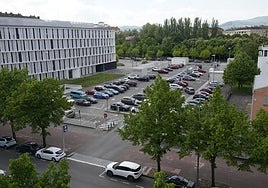 Aparcamiento situado frente a las oficinas del Ayuntamiento en San Martín.