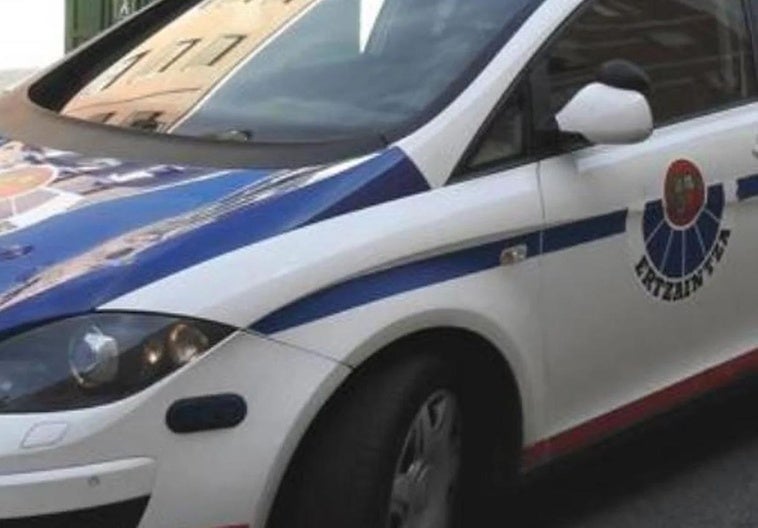 Detenido un hombre por tratar de cobrar un cheque falso