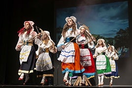 Actuaciones en el Euskal Herriko Dantza Agerketa de Basauri.