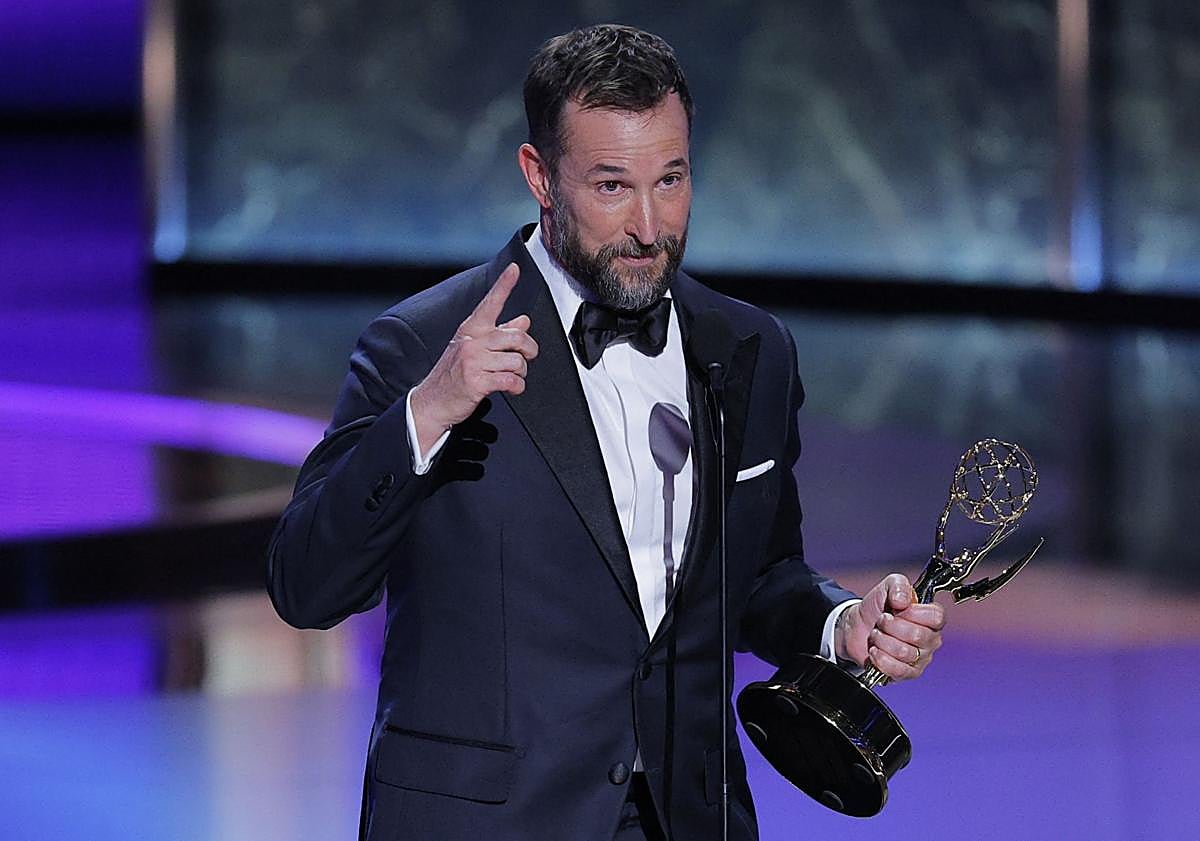 Imagen principal - Noah Whyle y Katherine LaNasa, de 'The Pitt'.