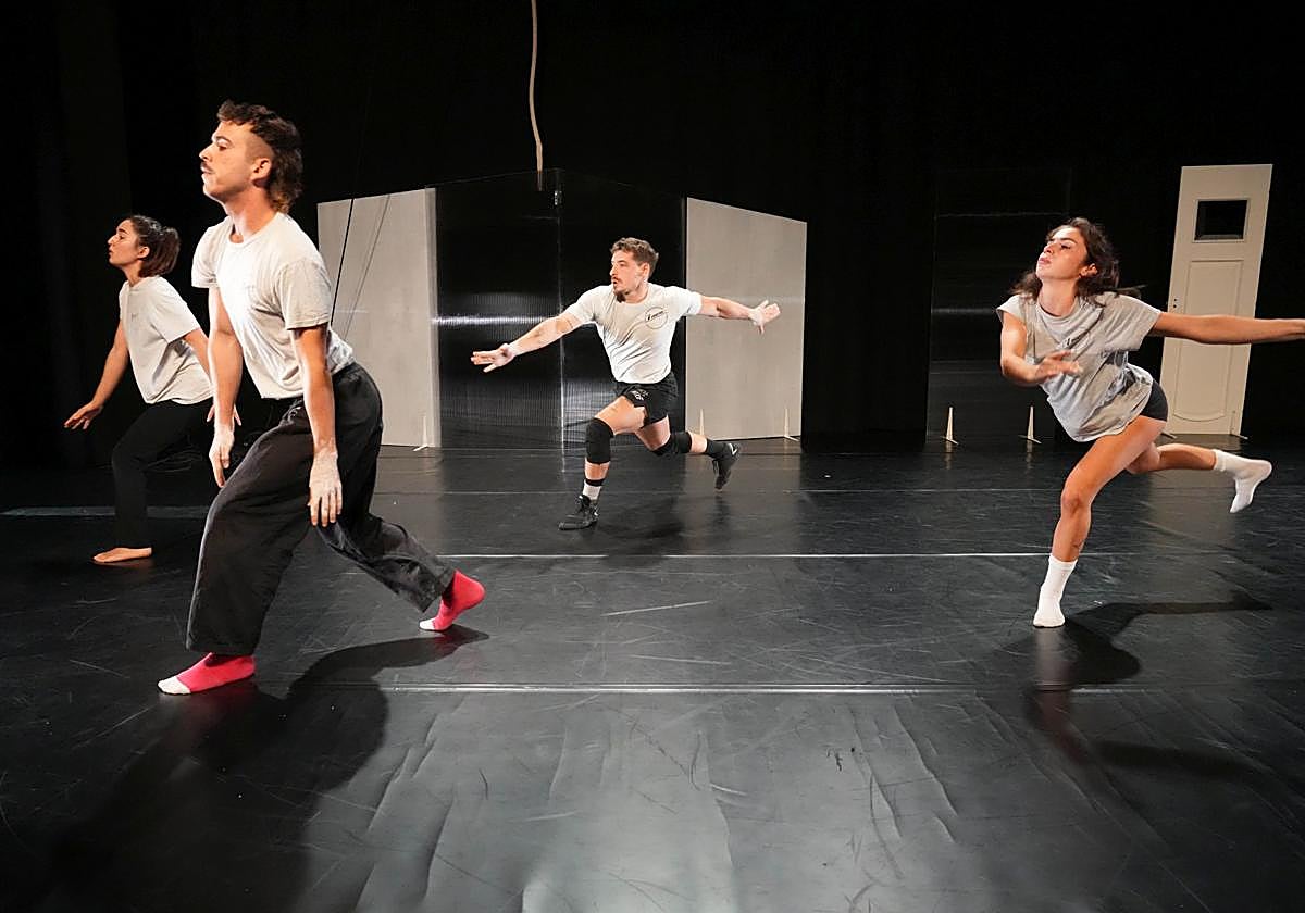 La propuesta combina circo contemporáneo y danza inspirada en el cuadro Guernica de Picasso.