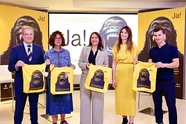 Andoni Iturbe, Amaia Domingo, Leixuri Arrizabalaga Arruza, Carolina Ontivero y Koldo Bilbao en la presentación del festival Ja!