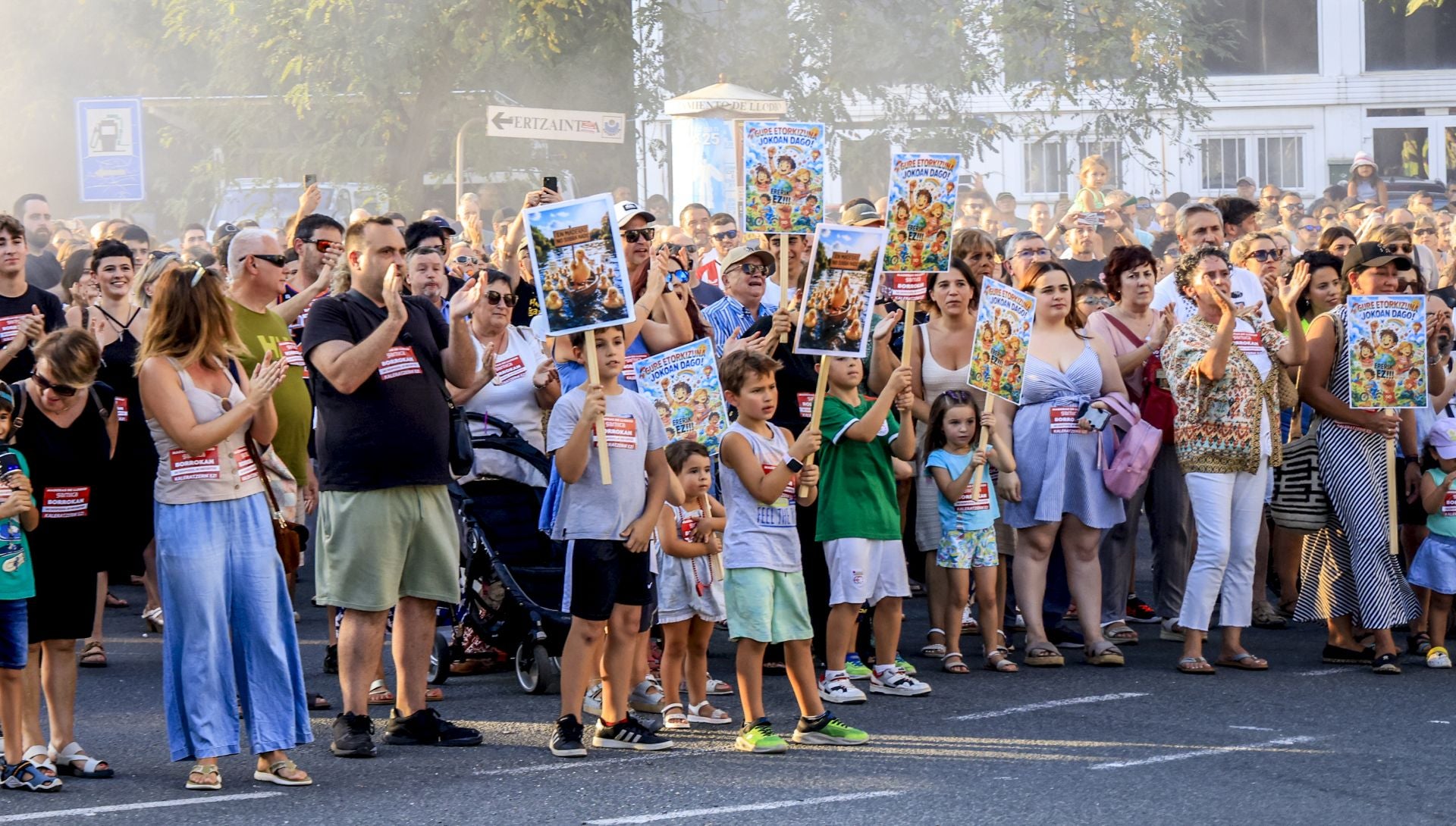 Las imágenes de la manifestación contra el ERE en Maderas de Llodio