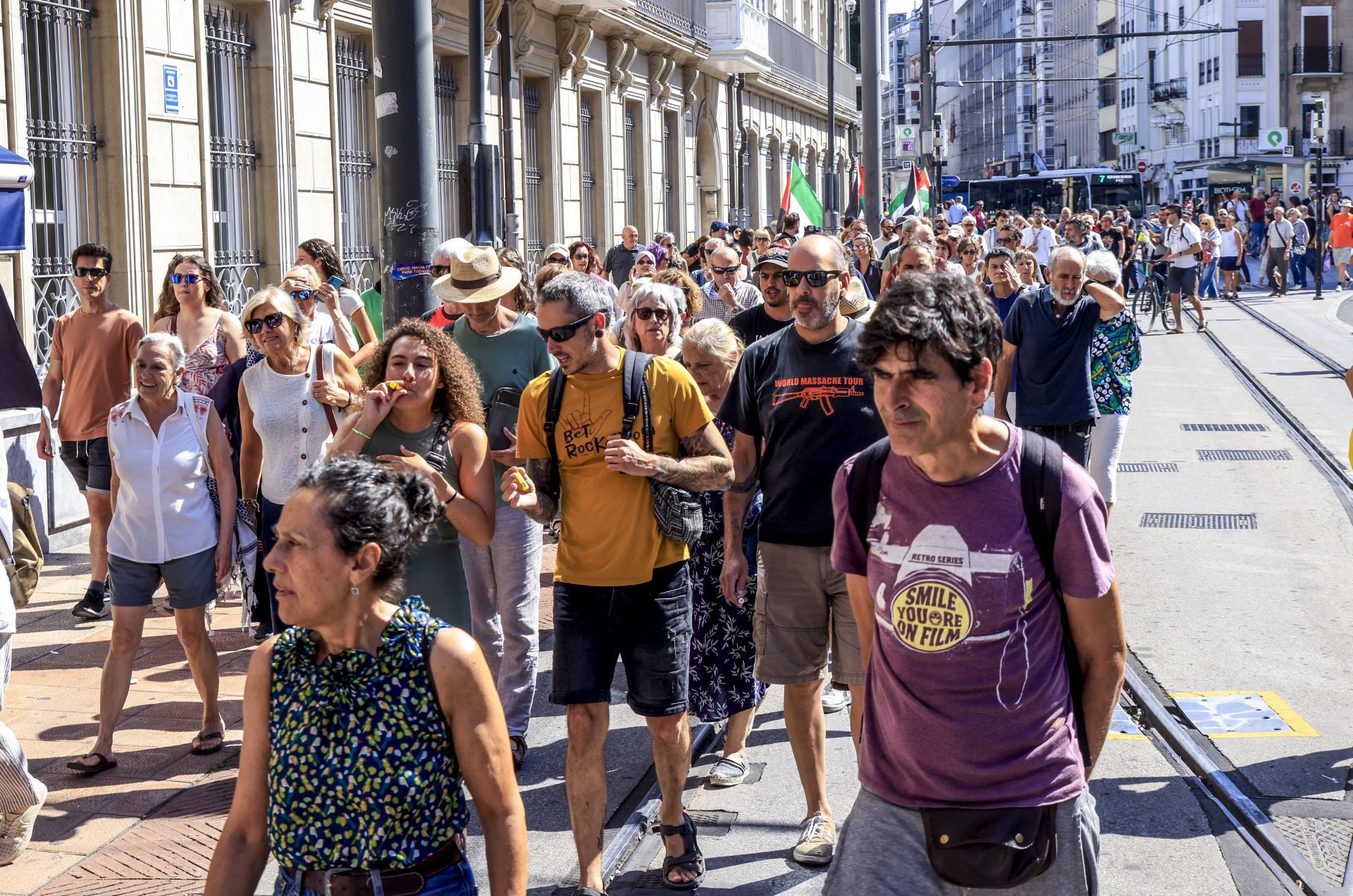 Así ha sido la cadena humana contra el «genocidio» en Gaza en Vitoria