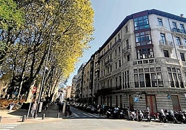 El inmueble está ubicado en el número 6 de Alameda Mazarredo y fue construido en 1889.