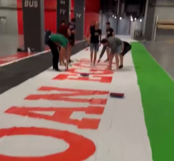 Así se confeccionó la pancarta de apoyo a Palestina que la grada popular de San Mamés exhibió contra el Arsenal