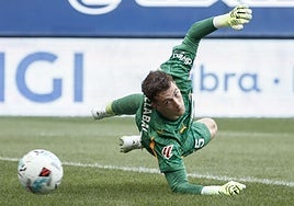 Julen Agirrezabala en el Osasuna-Valencia.