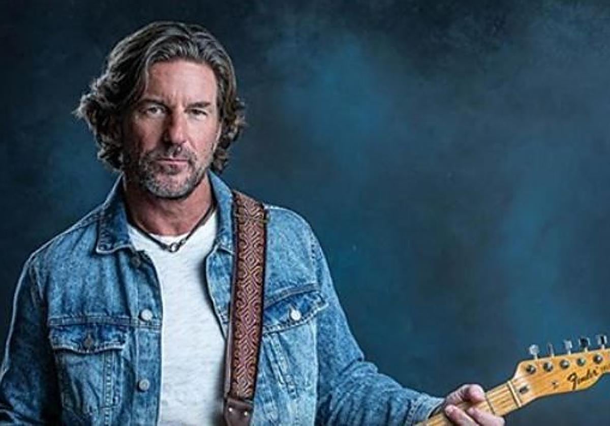 Muere el compositor Brett James en un accidente de avión a los 57 años