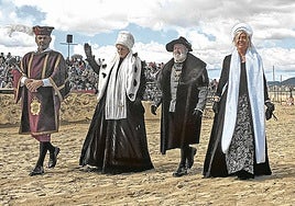 Recreación del desembarco del emperador y de su comitiva en Laredo.