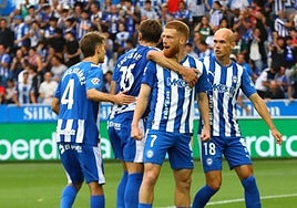 Carlos Vicente celebra su gol al Sevilla.
