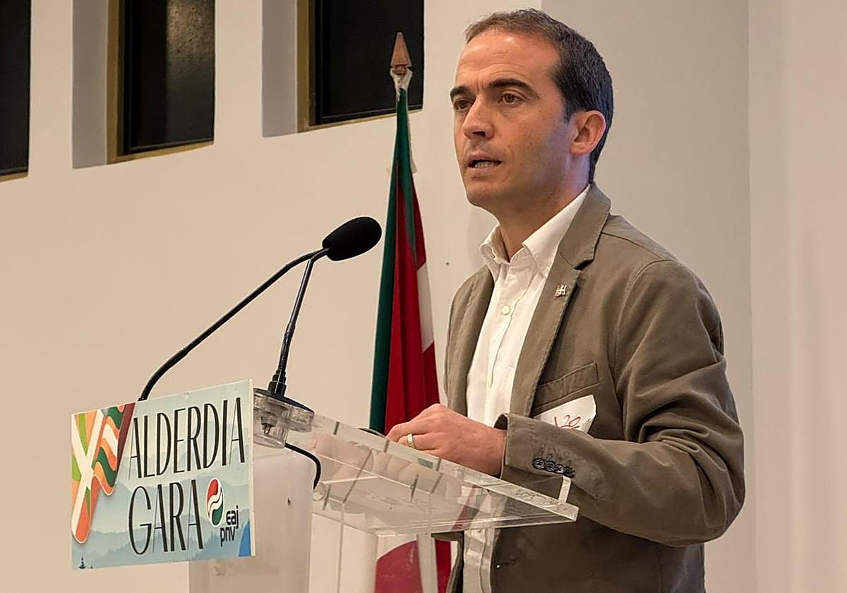 Iñigo Ansola, en la mañana de este domingo en un acto de su partido en Durango.