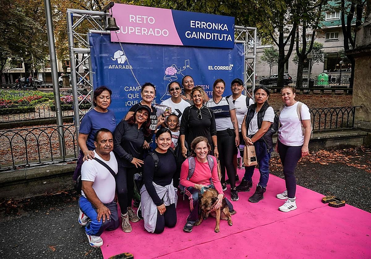 Todos los participantes tocaron la campana solidaria al finalizar el recorrido.