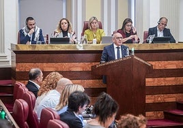 El diputado general, Ramiro González, durante su intervención en el Debate de Política General.