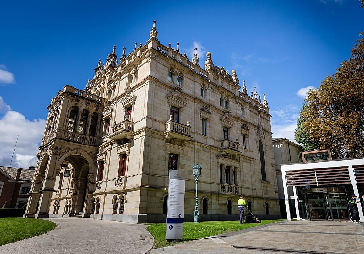 El Museo de Bellas Artes de Álava se someterá a una intervención en el actual edificio.