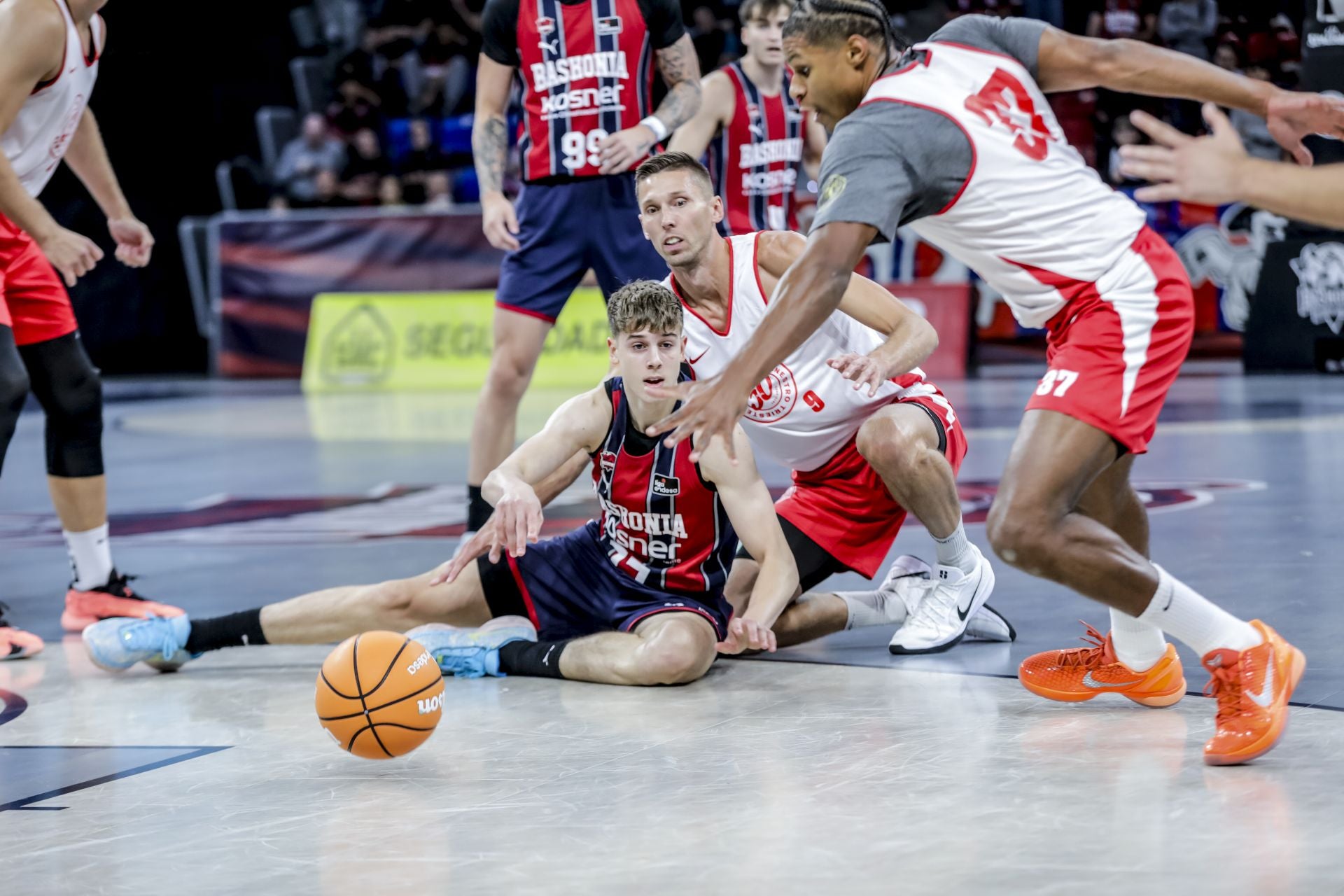 Las mejores imágenes del Baskonia-Pallacanestro Trieste