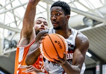 Diakite recibe el alta hospitalaria y seguirá su recuperación en Vitoria