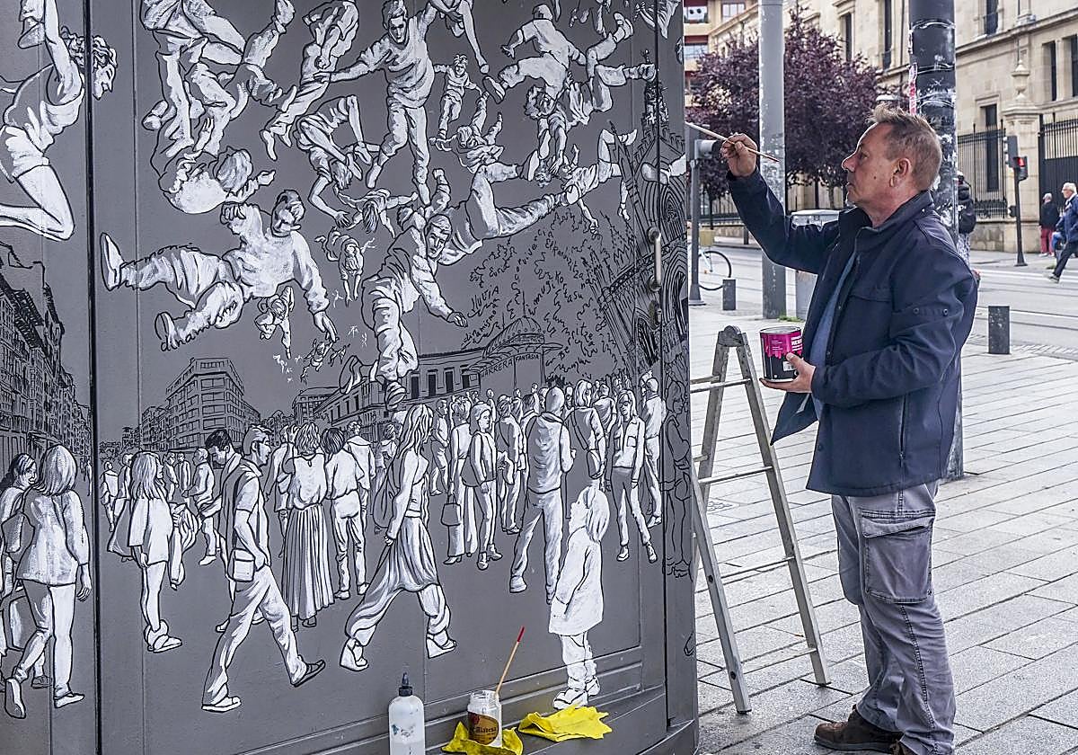 Mintxo Cemillán interviene el kiosco de la calle Prado con su original trazo.