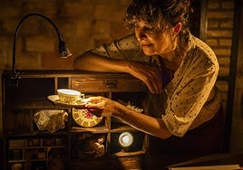 'Objetuario', de Ana Ulloa, se representa en Montehermoso y Ondategi, y habrá talleres en el centro Bizan de Arana y Ondategi.