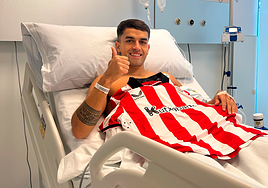 Beñat Prados, operado con éxito de su rodilla izquierda