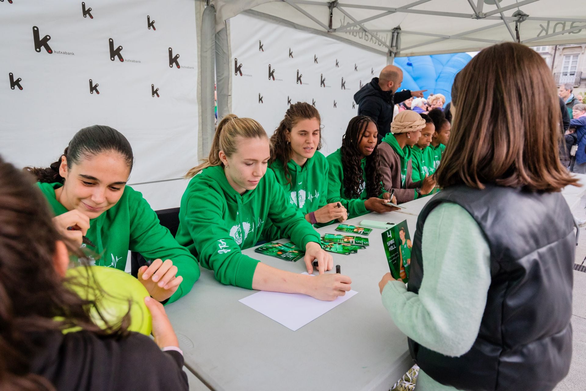 El Araski se presenta en sociedad en el centro de Vitoria