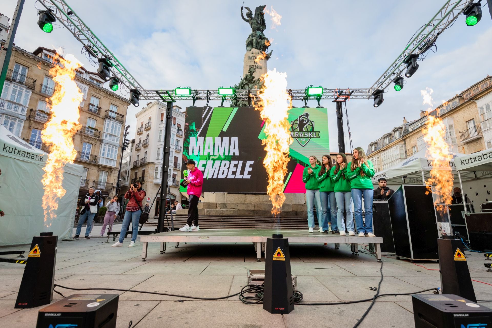 El Araski se presenta en sociedad en el centro de Vitoria