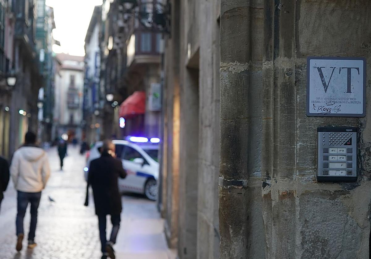 Las capitales vascas no podrán abrir más pisos turísticos a partir del próximo año